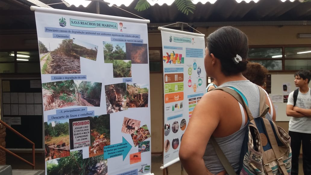 Carteles del proyecto SOS Ríos en exposición científica
