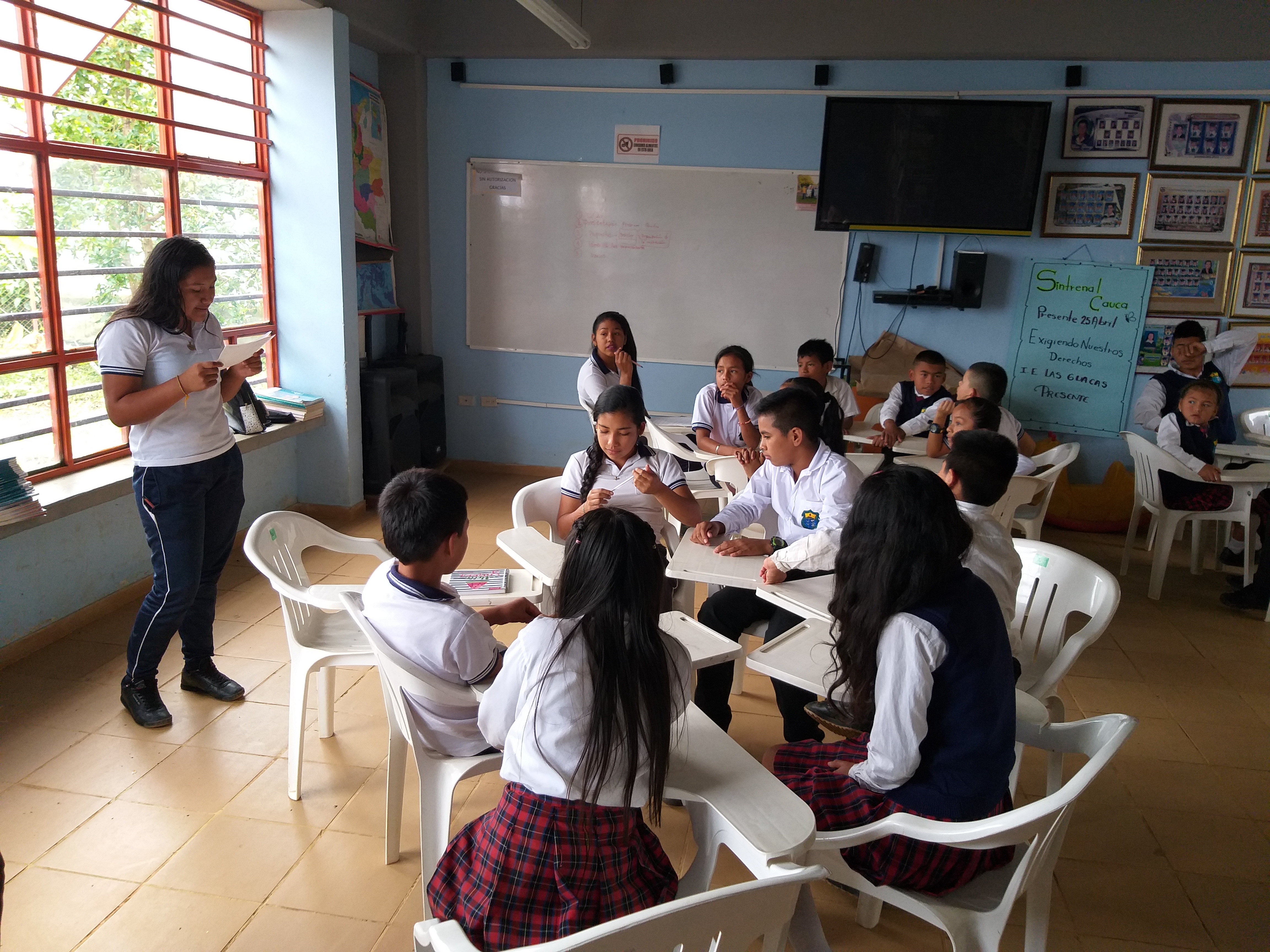 Alumnos del comité ambiental de la “Institución Educativa Las Guacas”