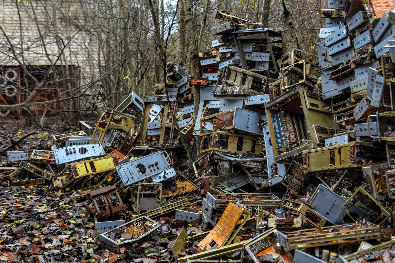Basura electrónica en Chernóbil, Ucrania